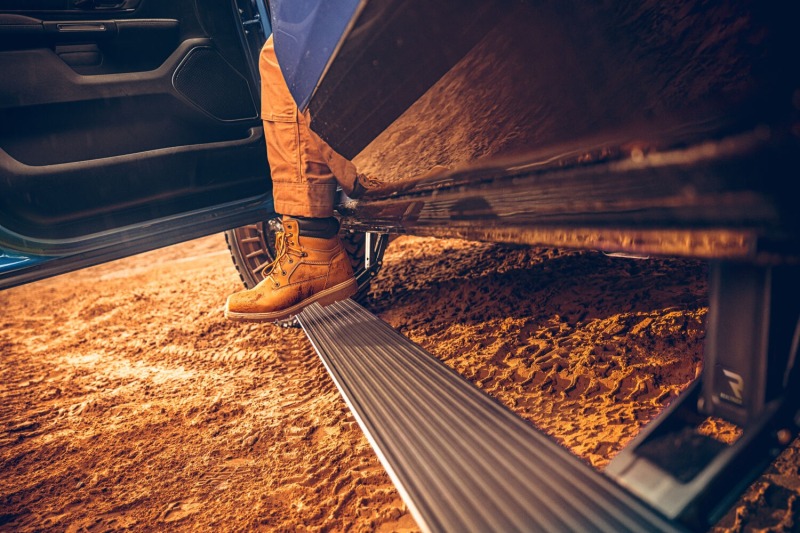 AMP Research 2025 RAM 1500 (Gas ONLY) PowerStep Plug & Play - Black